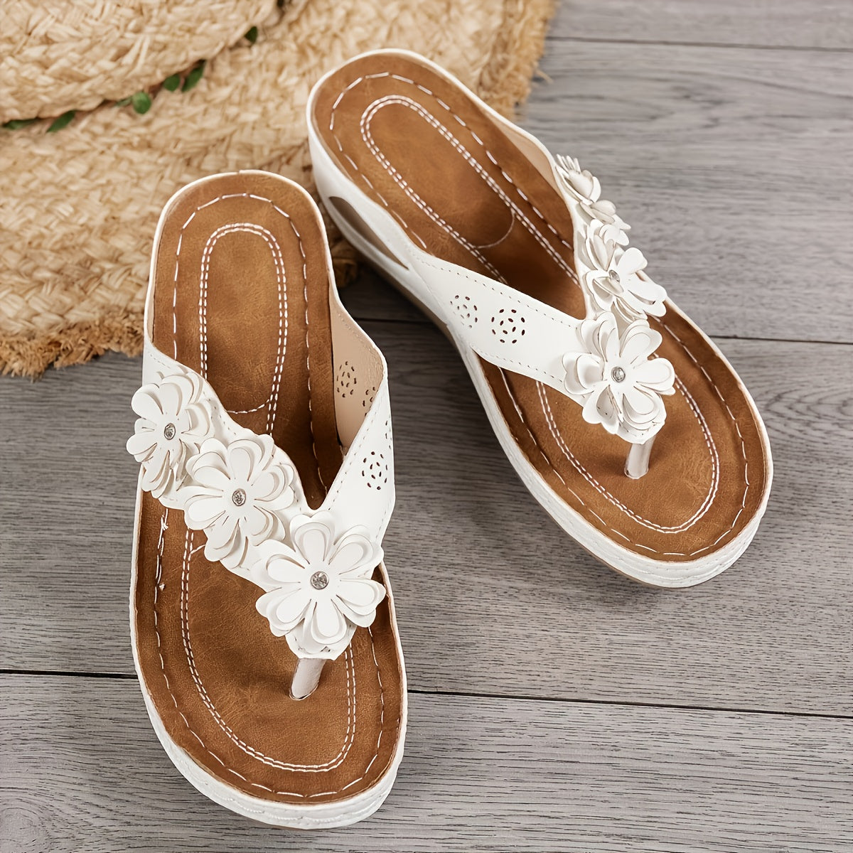 Women's Floral Flip Flops – Casual Open-Toe Flat Sandals with Floral Decoration, Comfortable PU Sole, Slip-On, US 6.5-10, 7 Colors