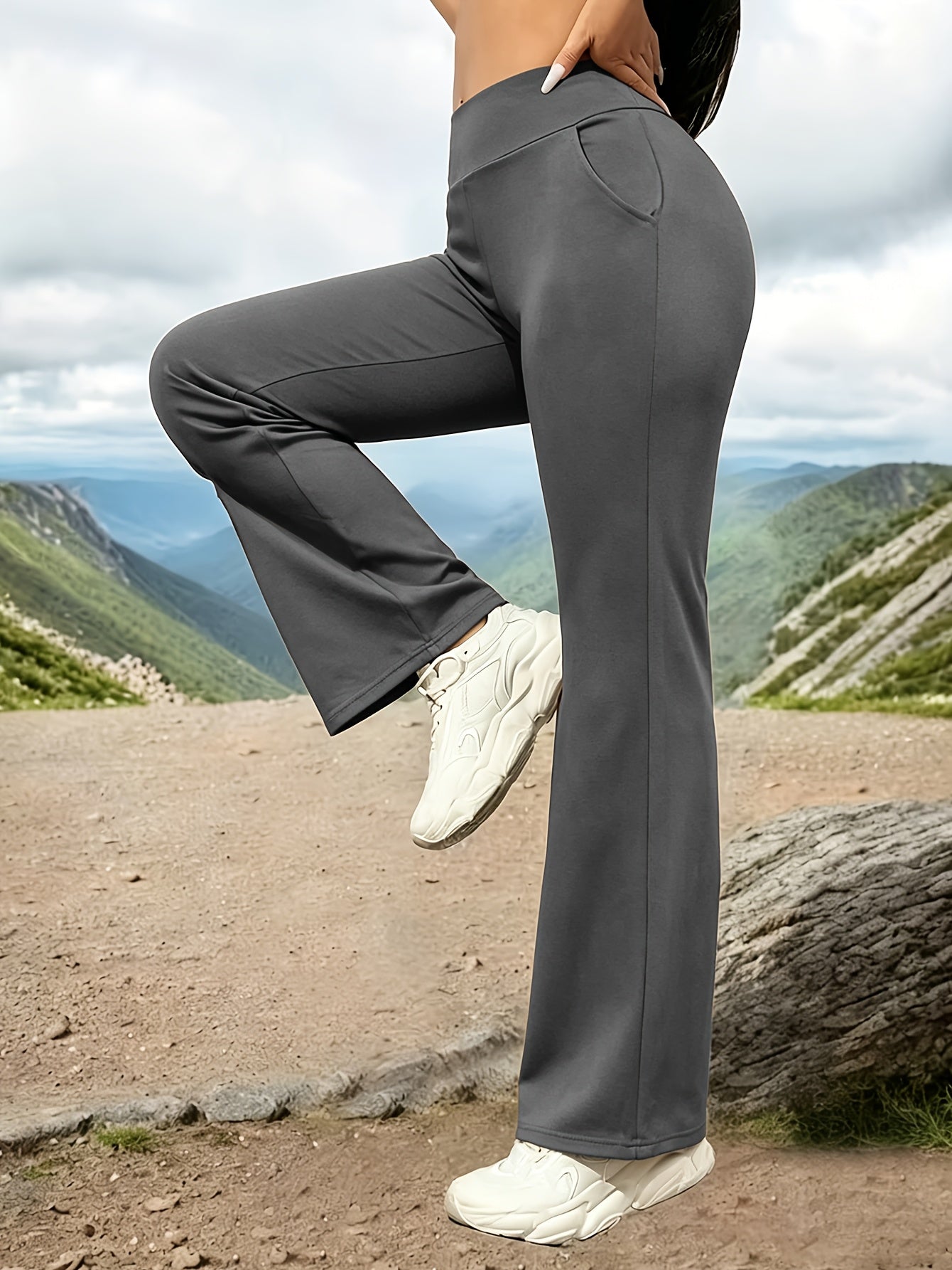 Women's Flare Yoga Pants with Pockets – High Waist Butt Lift Tummy Control Bell Bottom Leggings, Quick-Dry Breathable Sports Pants for Gym Yoga Lounge & Commute, Sizes S-XXL